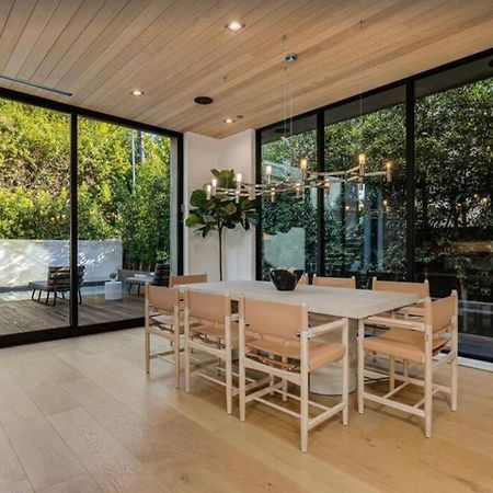 Modern, Resort-Style Home In West Hollywood ロサンゼルス エクステリア 写真