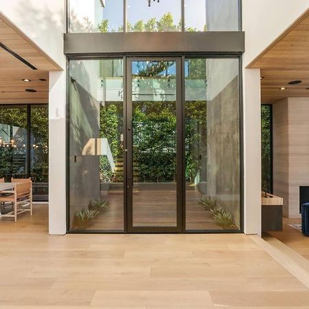 Modern, Resort-Style Home In West Hollywood ロサンゼルス エクステリア 写真