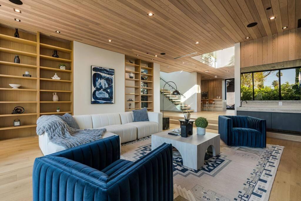 Modern, Resort-Style Home In West Hollywood ロサンゼルス エクステリア 写真