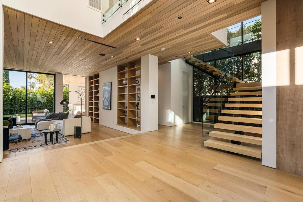 Modern, Resort-Style Home In West Hollywood ロサンゼルス エクステリア 写真